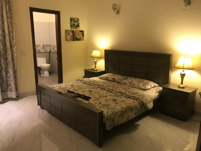 Bedroom 3, 1 Bed House - Sleeps 2 - Pets - Parking - Wifi, Lahore