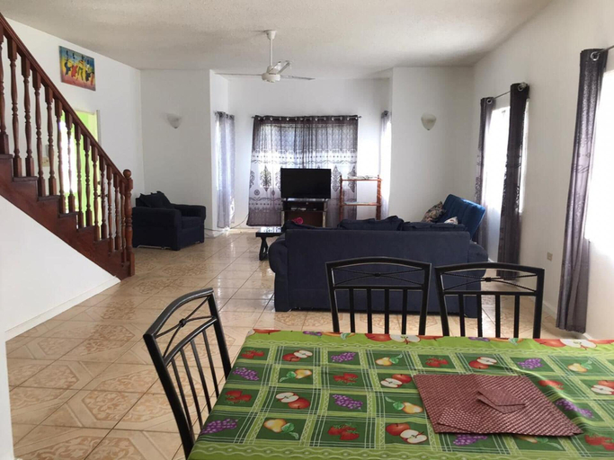 Bedroom 2, Beautiful 2-bed Apartment in Sunny Jamaica