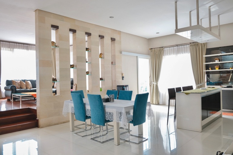 Dining Room 21