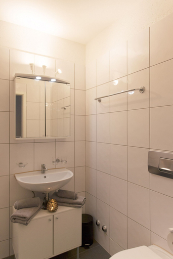 Bathroom 5, ZH Seefeld - Hitrental Apartment, Zürich