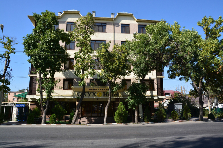 Exterior & Views