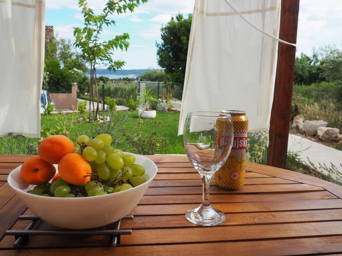Food & Drinks, Kuca za Odmor u Kastelima s Pogledom na More, Kaštela