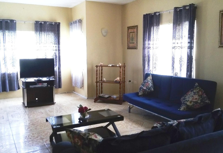 Others 5, Beautiful 2-bed Apartment in Sunny Jamaica