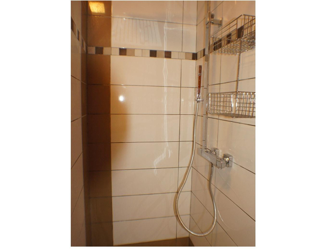 Bathroom 2, Chalets des planchettes, Jura
