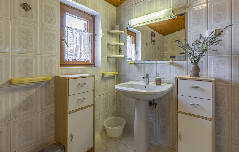 Bathroom 4, Apartments Lorencin Milka, Medulin
