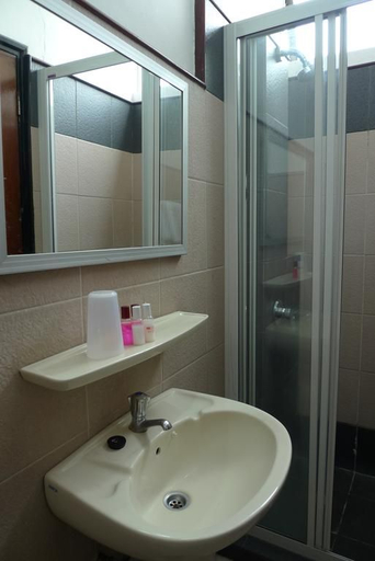 Bathroom 4, Meldrum Hotel, Johor Bahru