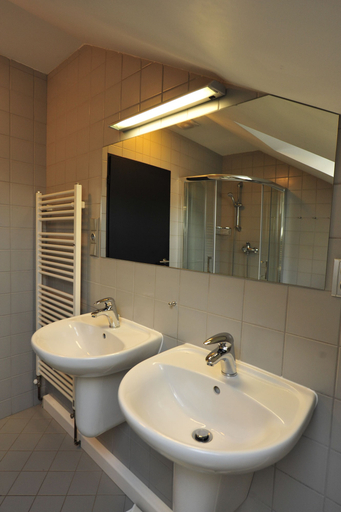 Bathroom 4, Hotel U Tri volu, Blansko