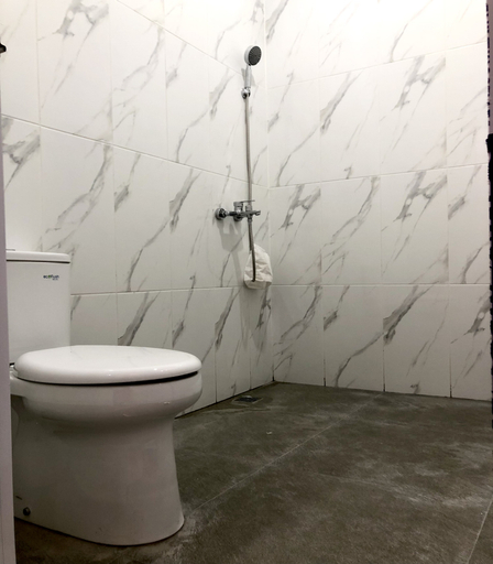 Bathroom 5, Hotel Selecta Indah, Padang