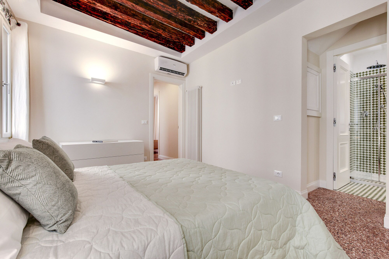 Room 4, Rugabella Rialto Deluxe by Wonderful Italy, Venezia
