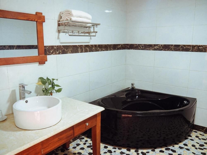 Bathroom 3, Truong Xuan Resort, Cô Tô