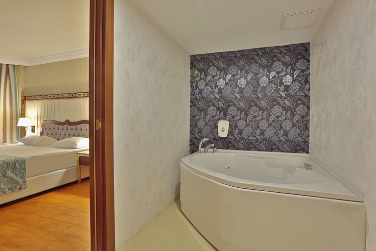 Bathroom 5, Asteria Bloom Side, Manavgat