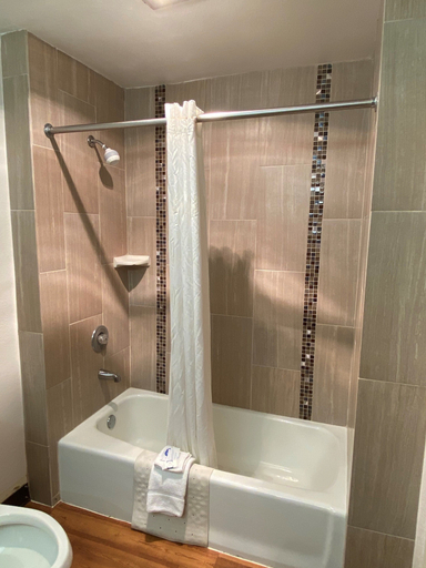 Bathroom 5, Guest House Inn, Lubbock