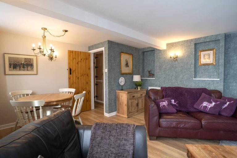 Others 5, Impeccable 2-bed Apartment in Chipping Norton, Oxfordshire