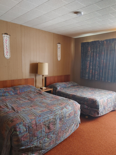 Bedroom 5, Sunset Motel, Thunder Bay