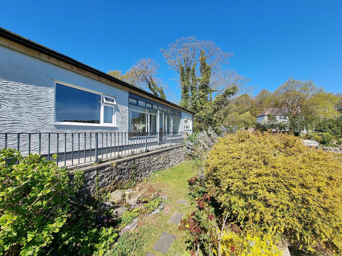 Exterior & Views 2, Cosy House in Eigionfa, Anglesey