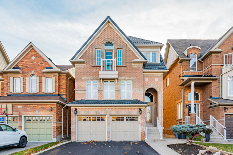 Exterior & Views 2, Luxury Villa - Mississauga Square One, Peel