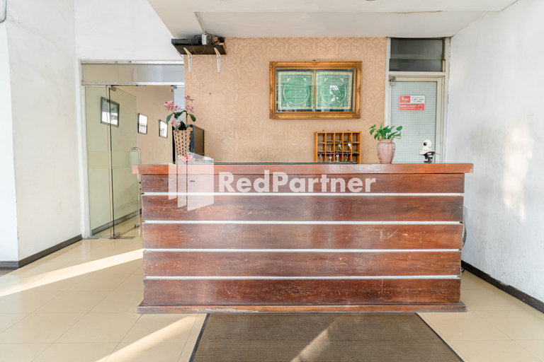 Others 5, Cherry Pink Hotel Medan Mitra RedDoorz, Medan