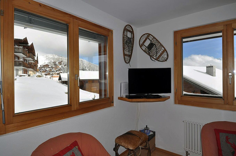 Others 5, Ambiente B12, Raron