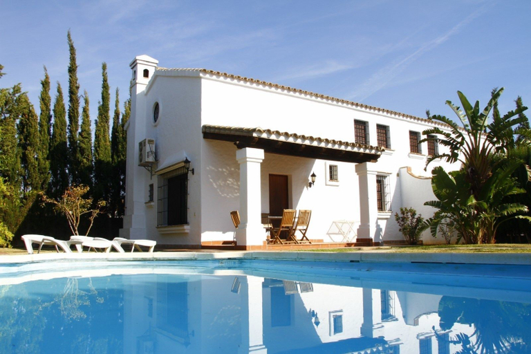 Sport & Beauty, Villa Esterlicia by Fontanilla Del Mar Holidays Rentals, Cádiz