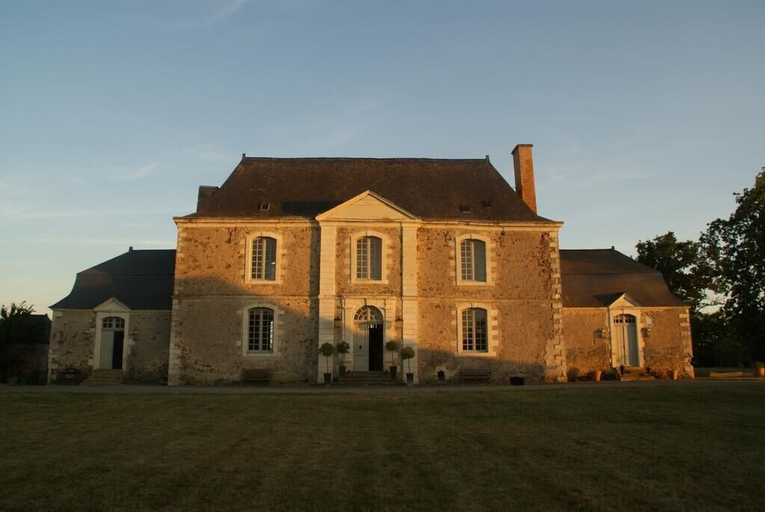 Exterior & Views 2, Chambres d'hôtes Logis de la Juquaise, Mayenne