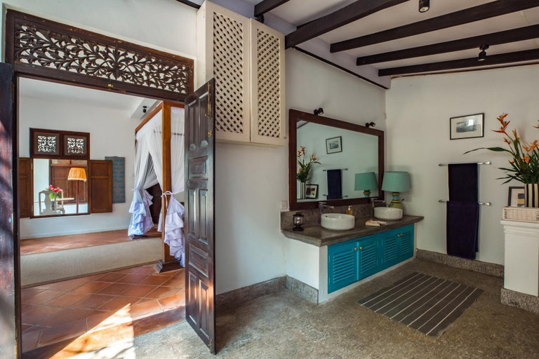 Bathroom 4, Lovely Lakeside Villa With Large Pool Poolside Dining, Habaraduwa