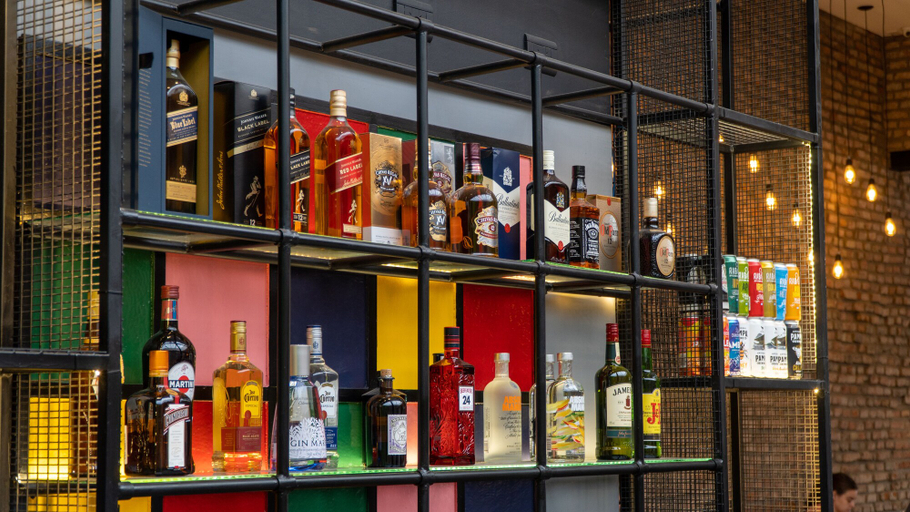 Food & Drinks 5, Selina Salta, Capital