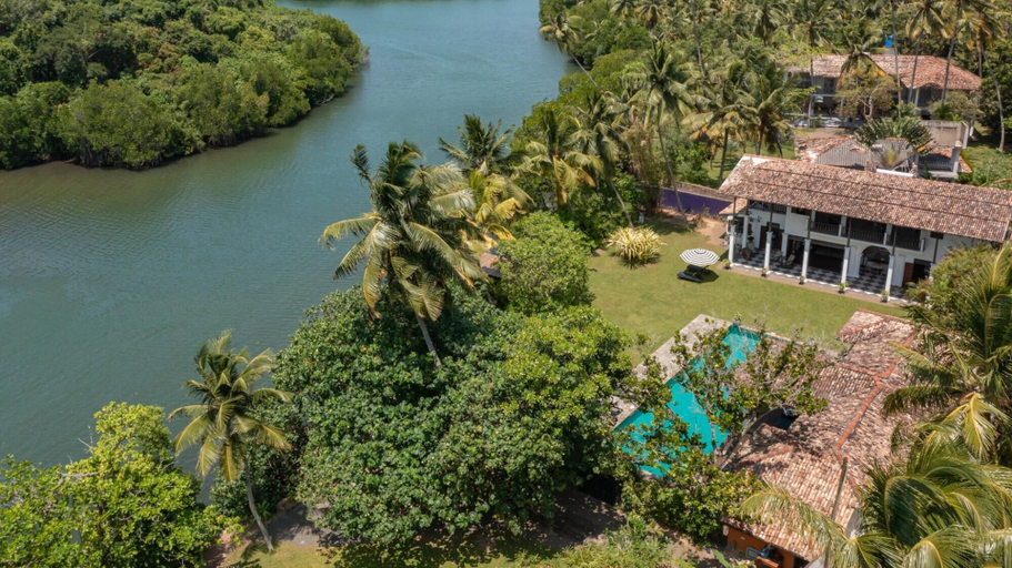 Others 5, Lovely Lakeside Villa With Large Pool Poolside Dining, Habaraduwa