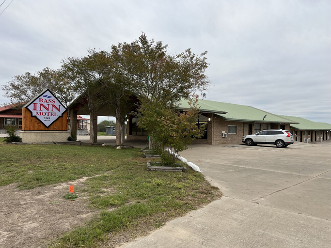 Exterior & Views 5, Bass Inn - Choke Canyon National Park, Live Oak