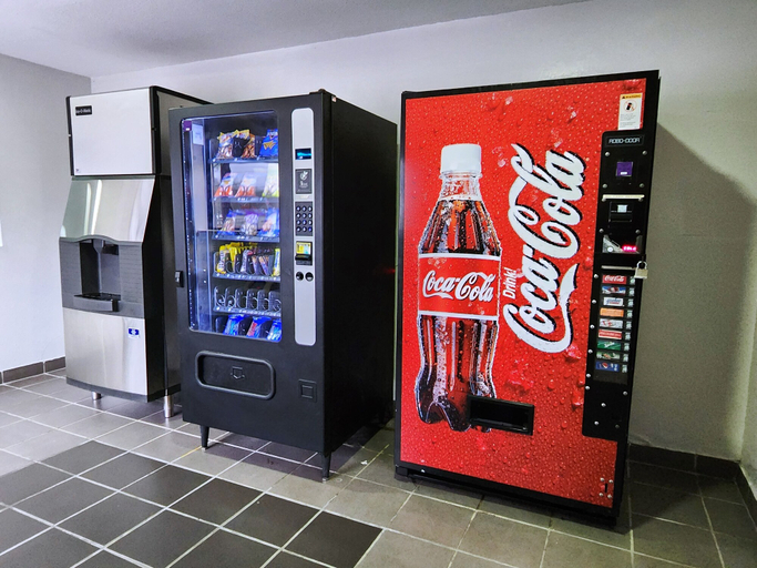 Food & Drinks 5, Motel 6 North Little Rock, AR, Pulaski