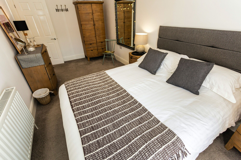 Bedroom 2, Saint James By The Quay, Devon