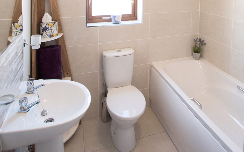 Bathroom 3, W8 Village