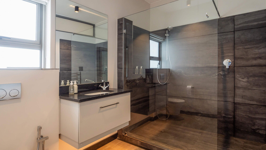 Bathroom 3, Hamilton House, Eden
