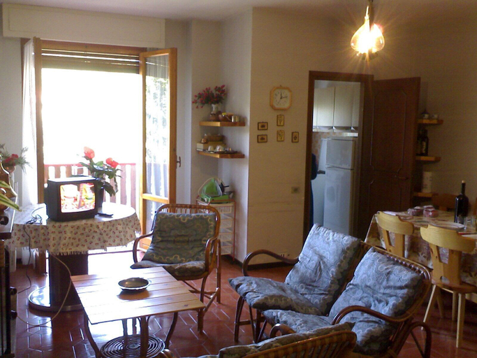 Others 4, 6guests-skiing-mountainviews-fireplace-freeparking, Lecco