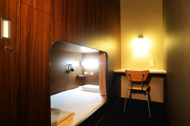 Bedroom 2, Nikoh Capsule Hotel Refre - Hostel - Caters to Men, Sapporo