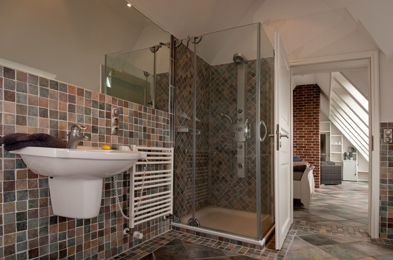 Bathroom, Der Besitz 7a, Schleswig-Flensburg