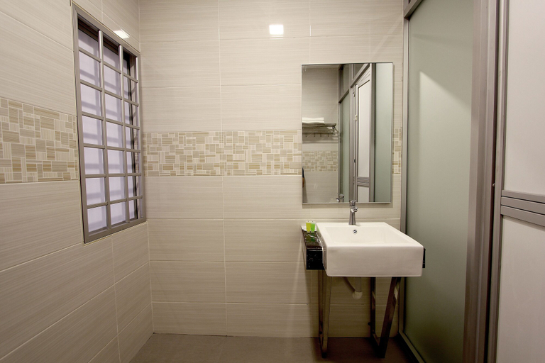Bathroom 4, Kimal Hotel Kamunting, Larut and Matang