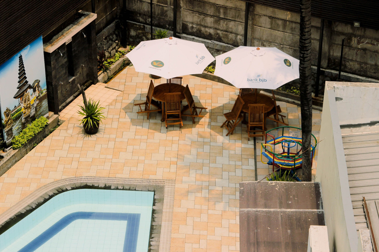 Outdoor pool 3, Luxury Studio At Metropark Condominium Jababeka Apartment, Cikarang