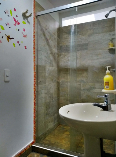 Bathroom, Alameda Hostel Cali, Santiago de Cali
