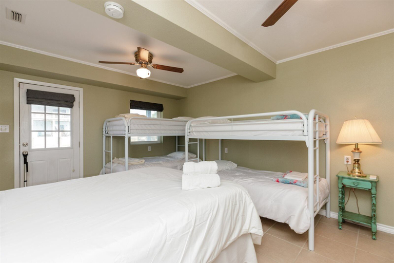Bedroom 2, Daddo-loco, Aransas