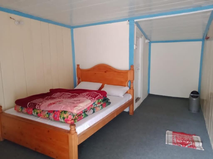 Bedroom 3, Paradise Lodge Keran, Kupwara