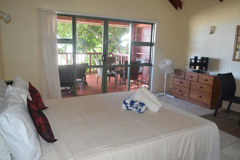 Bedroom 3, Muriavai Bungalows, Rorotonga