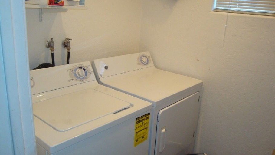 Bathroom, 865 Michael Dr., El Dorado