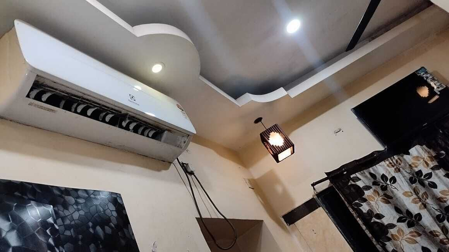 Others 5, Hotel Raj, Kolkata