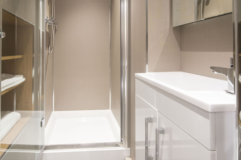 Bathroom 3, Stanley Lodge Farmhouse, Lancashire