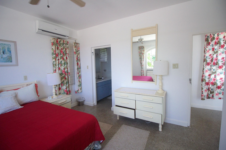 Bedroom 2, Burlingame Villa
