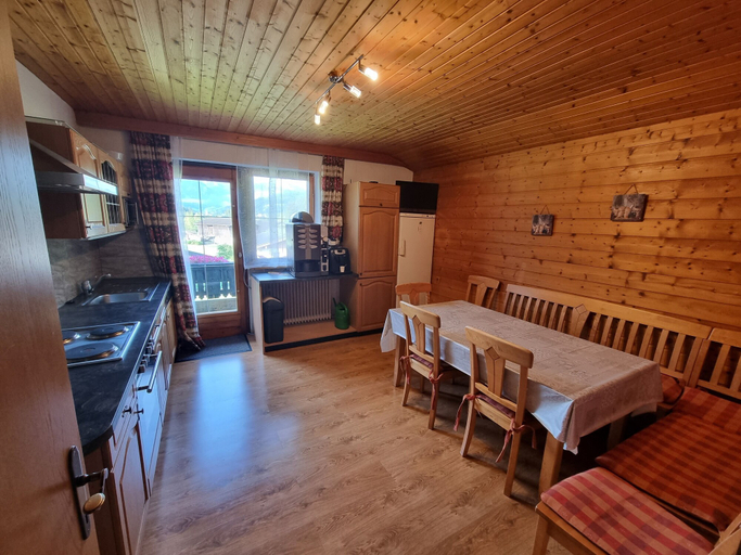 Food & Drinks 5, Apia House, Zell am See