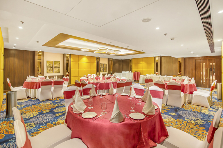 Food & Drinks 5, Golden Tulip Jalandhar, Jalandhar