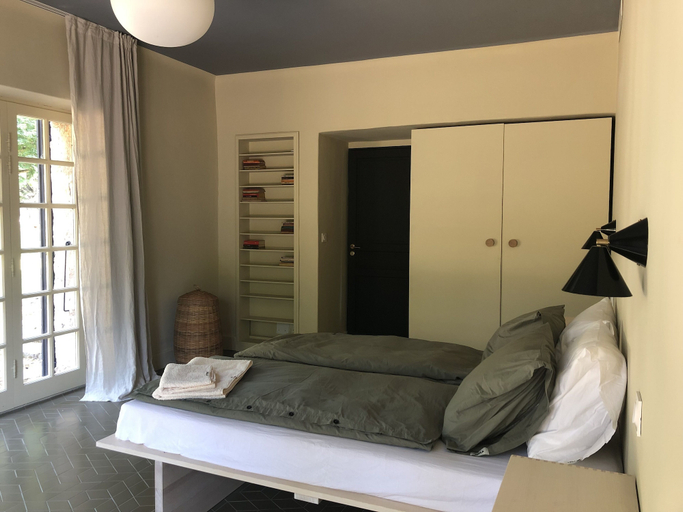 Bedroom 2, Ferme le Pavillon, Var