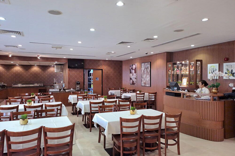 Food & Drinks 4, Grand Central Hotel, Dubai