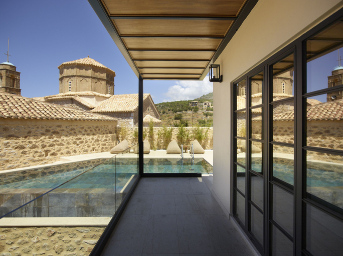 Sport & Beauty 5, Villa with outdoor pool for 8 persons, Peloponnese
